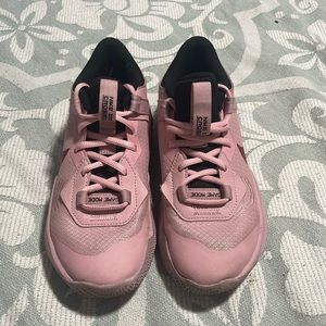 Nike Air Zoom Crossover "Pink Glaze/Black/Magic Ember" Size 5Y